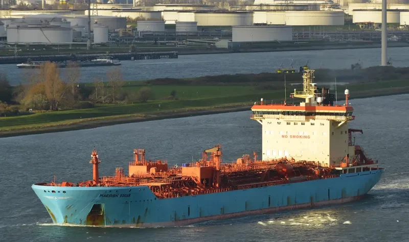 RATU ENRA Tanker IMO 9274630 photo 3