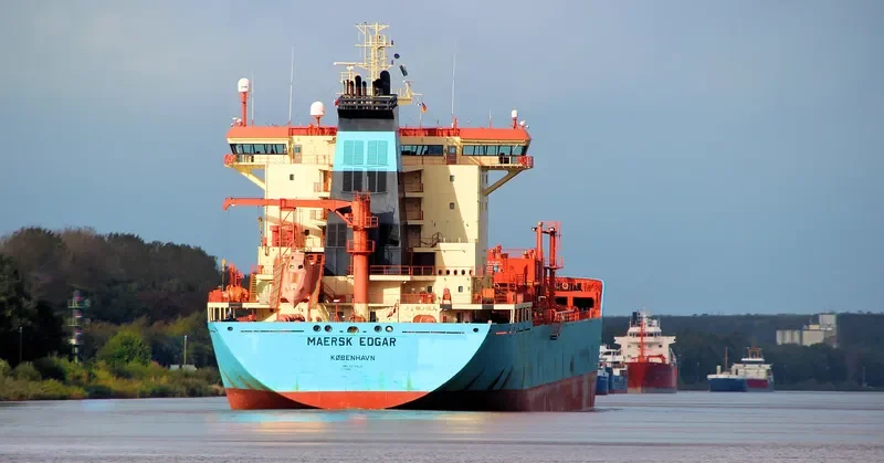 RATU ENRA Tanker IMO 9274630 photo 10