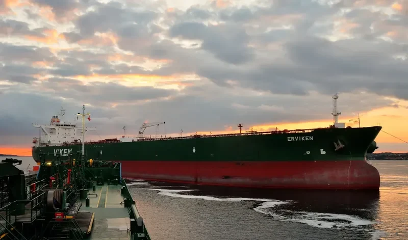 ERVIKEN Tanker IMO 9274812 photo 9