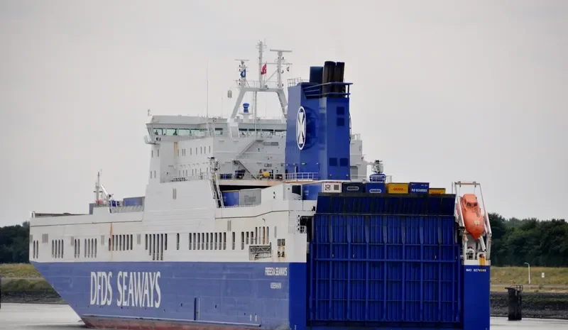FREESIA SEAWAYS Ro-Ro IMO 9274848 photo 9