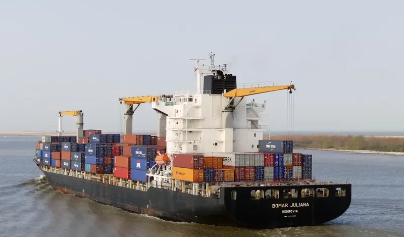 BOMAR JULIANA Container Ship IMO 9275036 photo 2