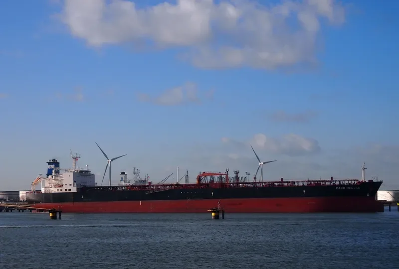 HELLAS Tanker IMO 9275725 photo 10