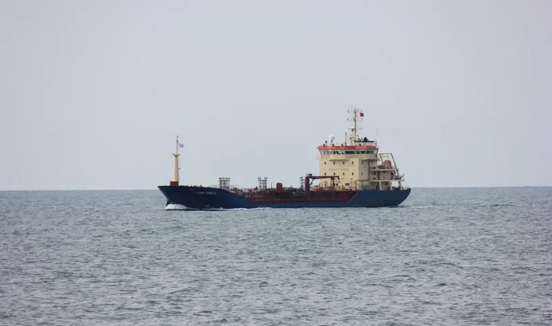 TAEKYUNG LUNA Tanker IMO 9275842 photo 7