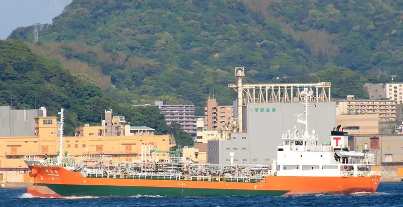 TSURUHIRO MARU Tanker IMO 9275907 photo 7