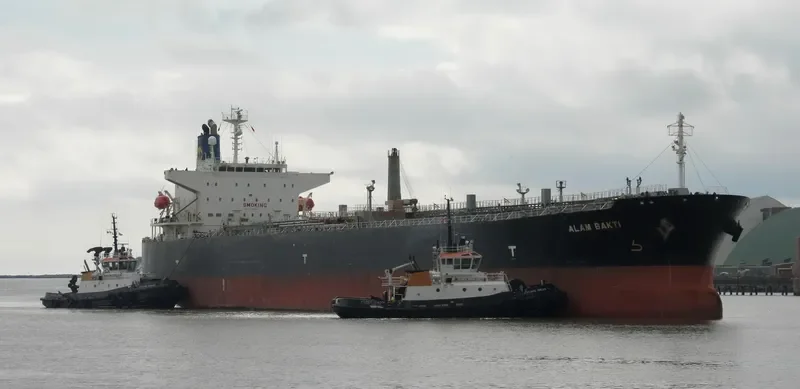 ERAWAN 10 Tanker IMO 9275983 photo 3