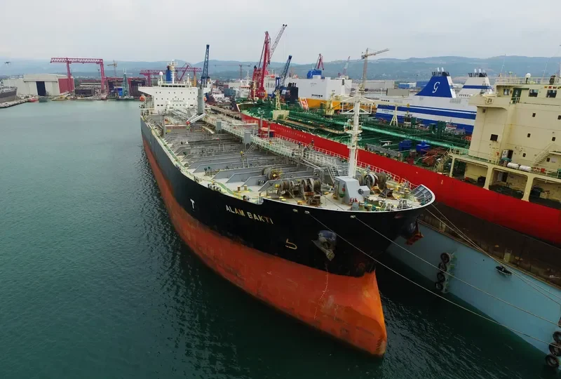 ERAWAN 10 Tanker IMO 9275983 photo 7