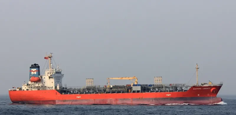 EASTERN LIBERTY Tanker IMO 9276236 photo 2