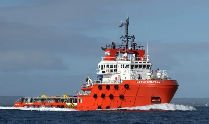 LEWEK EMERALD Offshore Vessel IMO 9277125 photo 2