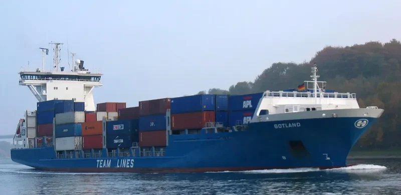 TINA Container Ship IMO 9277383 photo 3