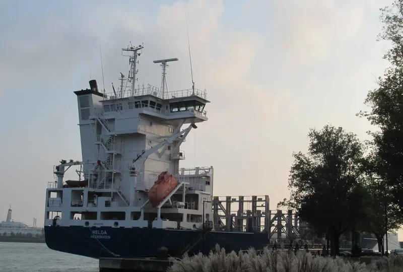 HELGA Container Ship IMO 9277395 photo 2