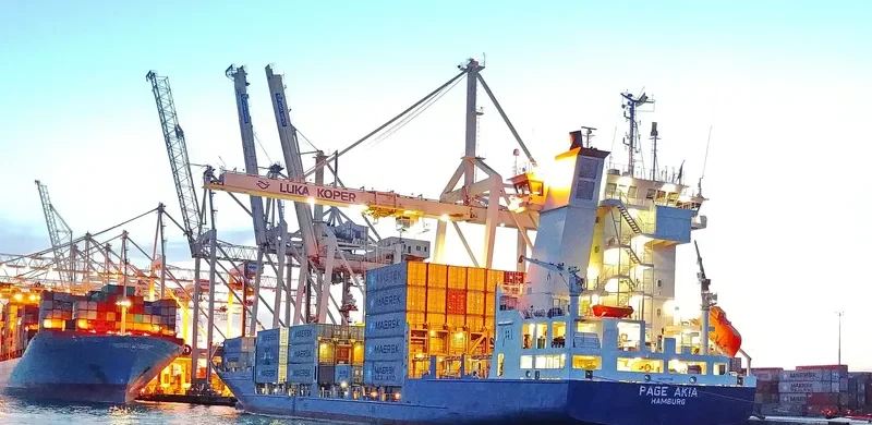 HELGA Container Ship IMO 9277395 photo 5