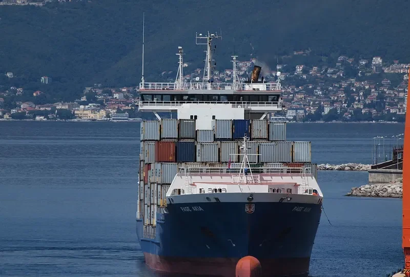 HELGA Container Ship IMO 9277395 photo 7