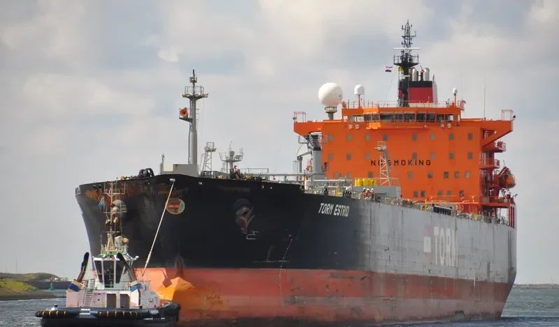 TORM ESTRID Tanker IMO 9277723 photo 9