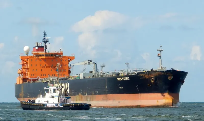 TORM ESTRID Tanker IMO 9277723 photo 10