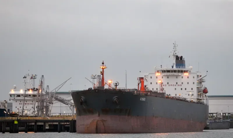 LEA Tanker IMO 9277759 photo 2