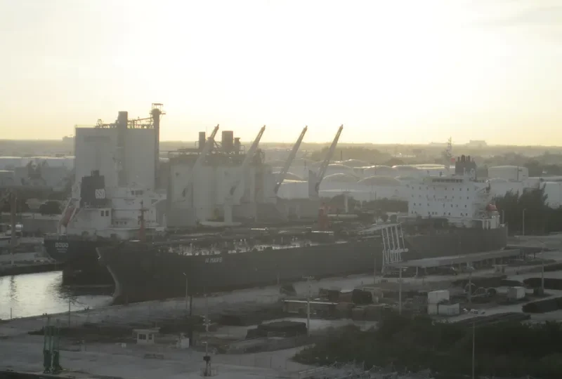 LEA Tanker IMO 9277759 photo 4