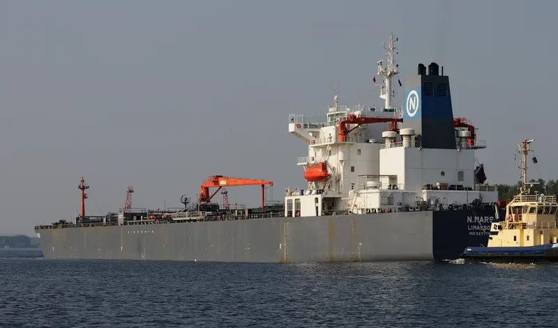 LEA Tanker IMO 9277759 photo 6