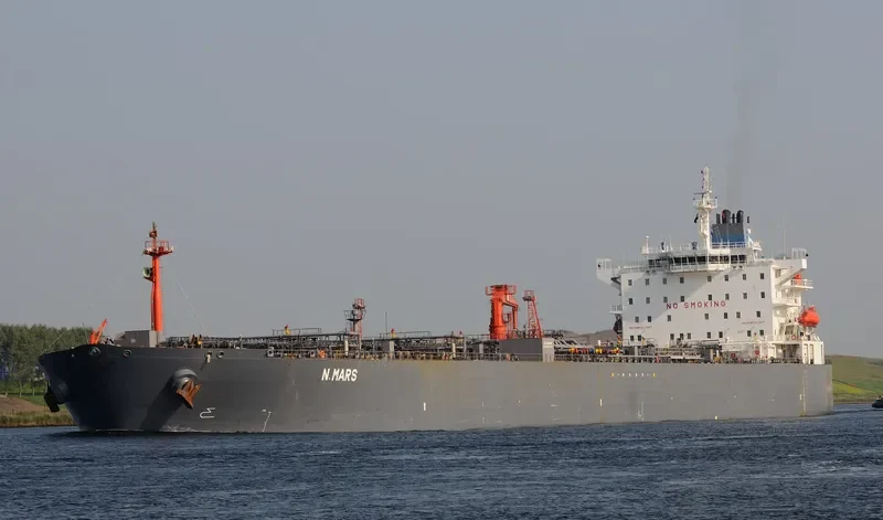 LEA Tanker IMO 9277759 photo 7