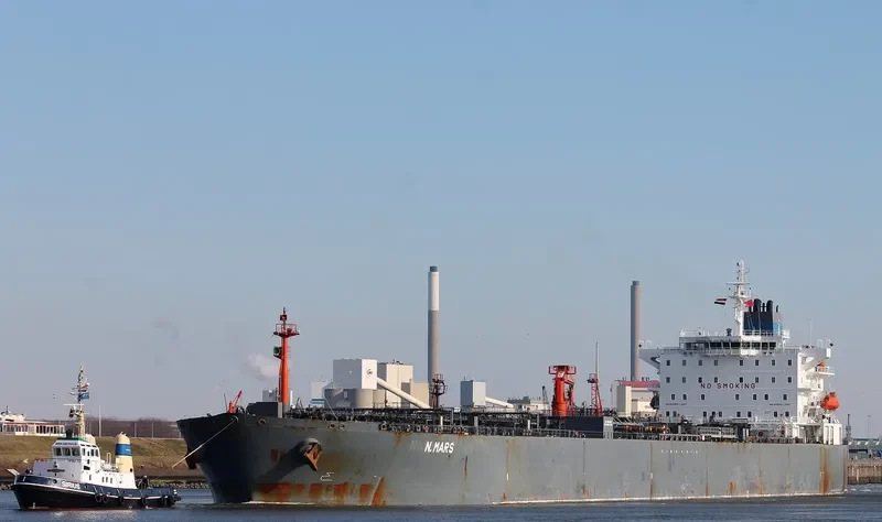 LEA Tanker IMO 9277759 photo 10