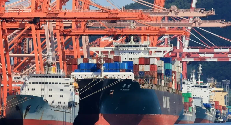 YM FOUNTAIN Container Ship IMO 9278090 photo 5