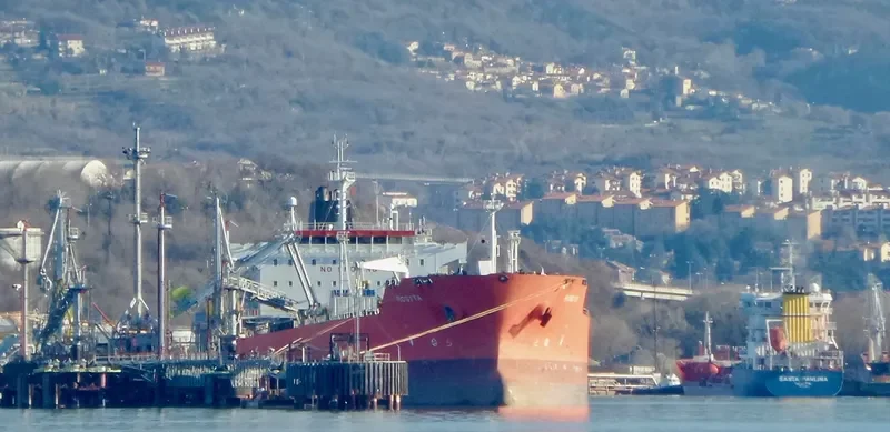 ST ILHAAM Tanker IMO 9278480 photo 9