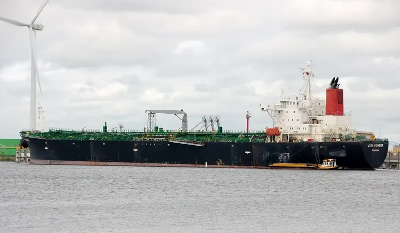 E PIONEER Tanker IMO 9278686 photo 3