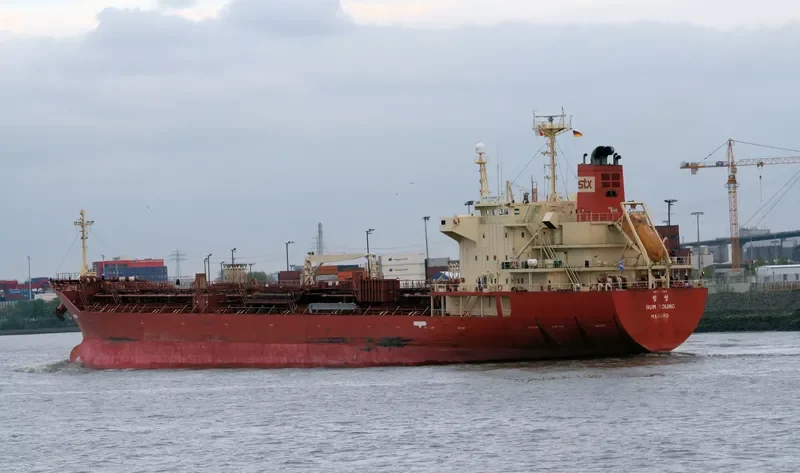 BUM YOUNG Tanker IMO 9278703 photo 10