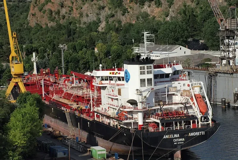 ANGELINA AMORETTI Tanker IMO 9279202 photo 7