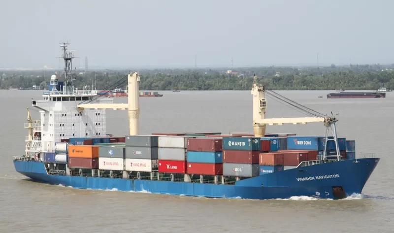 BIENDONG NAVIGATOR Container Ship IMO 9279226 photo 7