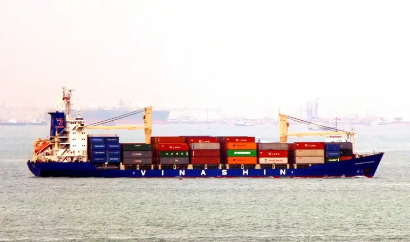 BIENDONG NAVIGATOR Container Ship IMO 9279226 photo 9