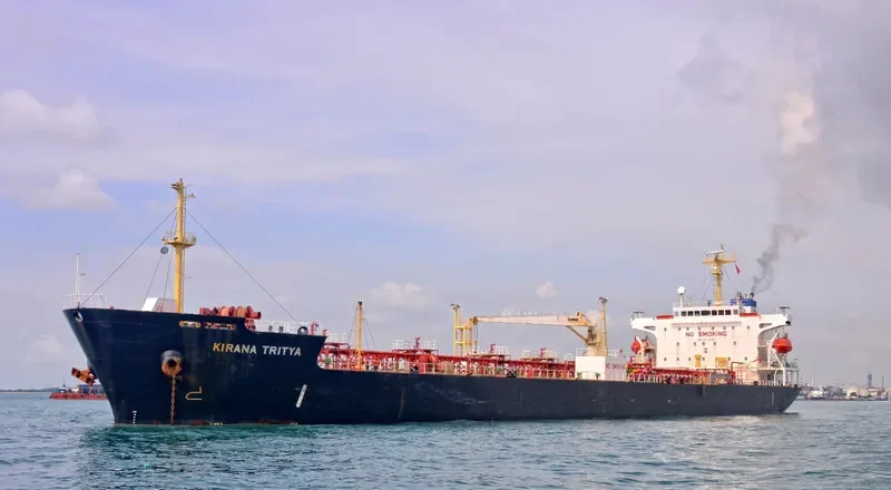 KIRANA TRITYA Tanker IMO 9279678 photo 2