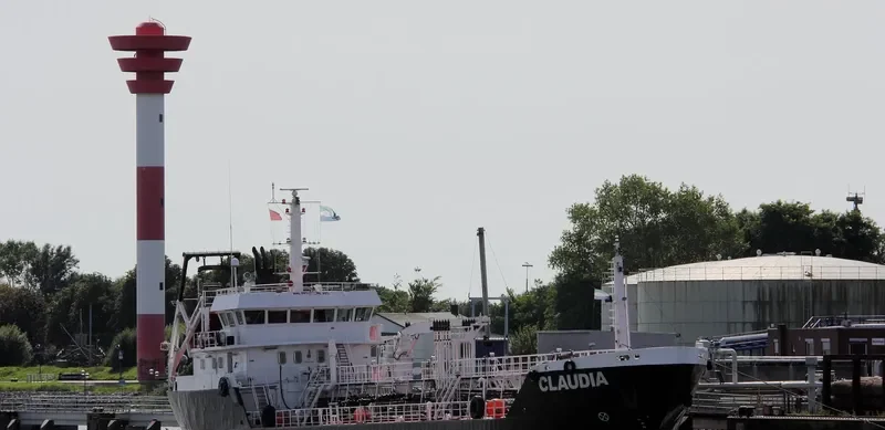 CLAUDIA Tanker IMO 9280110 photo 3