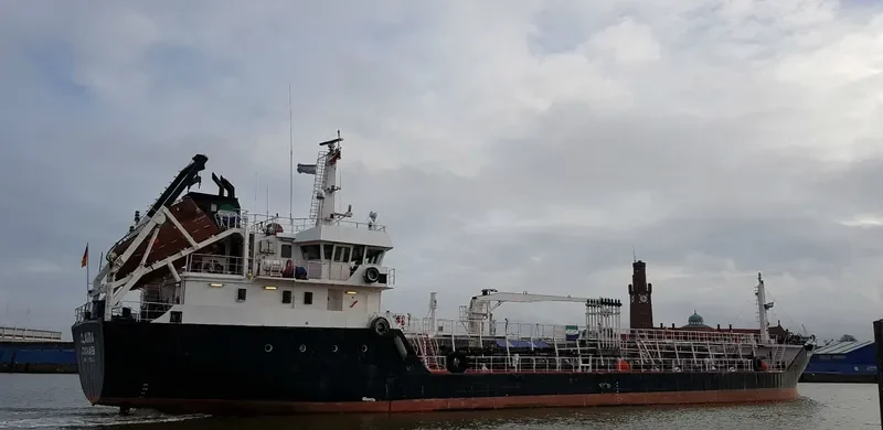CLAUDIA Tanker IMO 9280110 photo 4