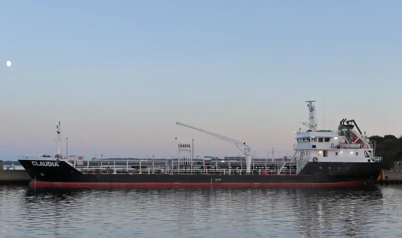 CLAUDIA Tanker IMO 9280110 photo 8