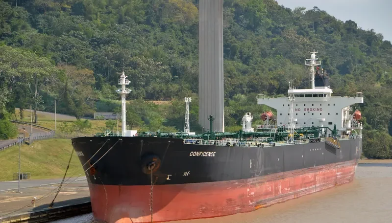 CONFIDENCE Tanker IMO 9280366 photo 3
