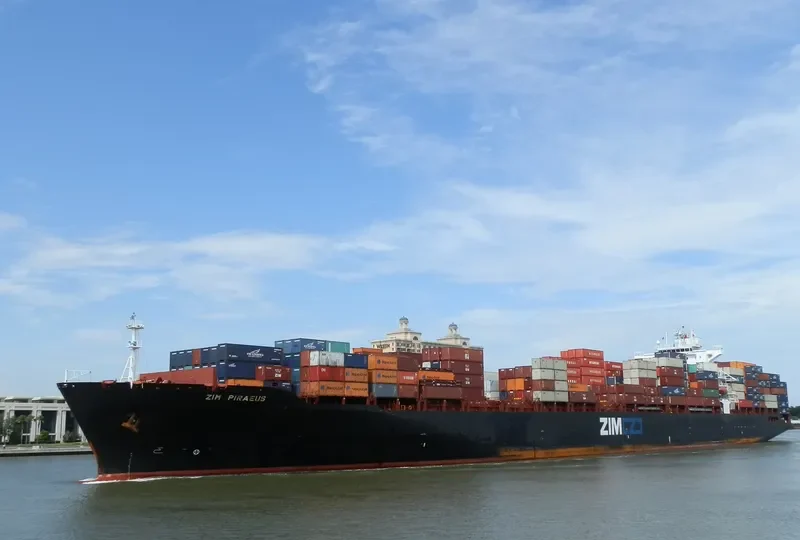 PIRAEUS Container Ship IMO 9280847 photo 3