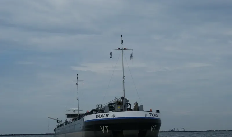 VAALS Tanker IMO 9280964 photo 3