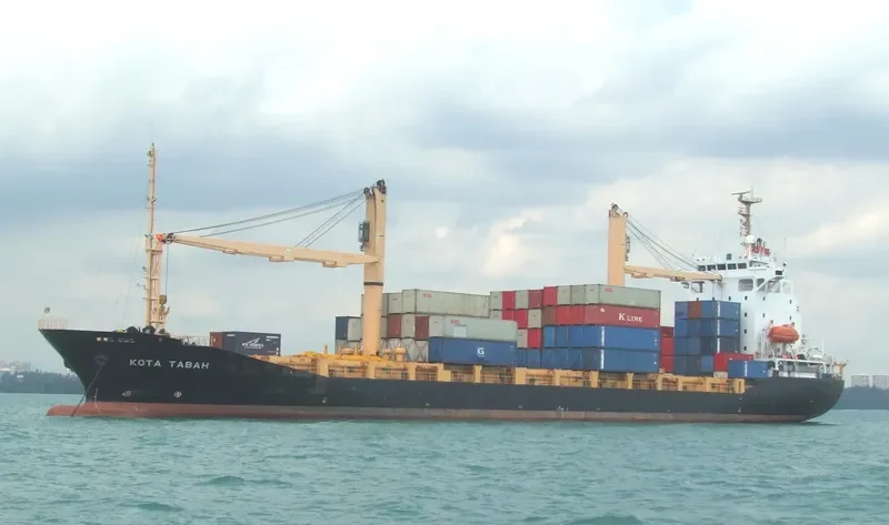 TY INCHEON Container Ship IMO 9281358 photo 3
