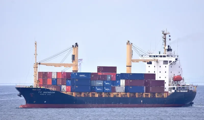 TY INCHEON Container Ship IMO 9281358 photo 5