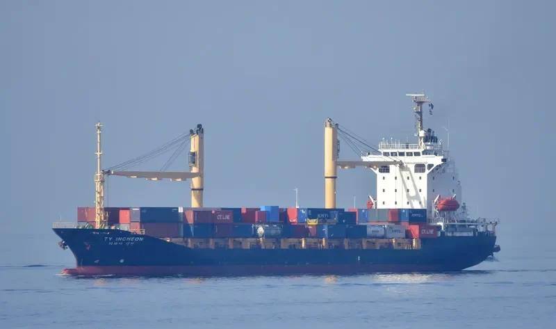TY INCHEON Container Ship IMO 9281358 photo 6