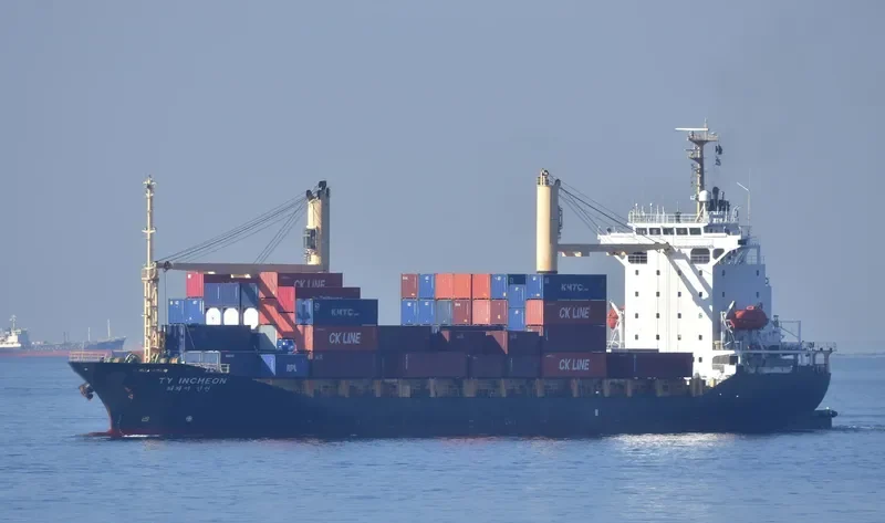 TY INCHEON Container Ship IMO 9281358 photo 7