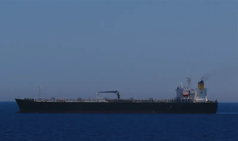 HIGH PRIORITY Tanker IMO 9282558 photo 3