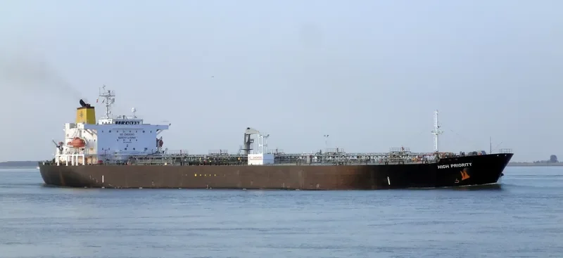 HIGH PRIORITY Tanker IMO 9282558 photo 6