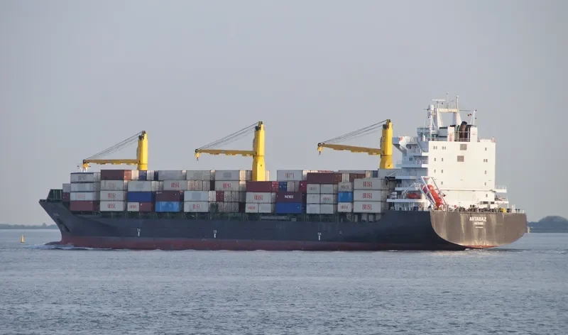 ARTABAZ Container Ship IMO 9283007 photo 5