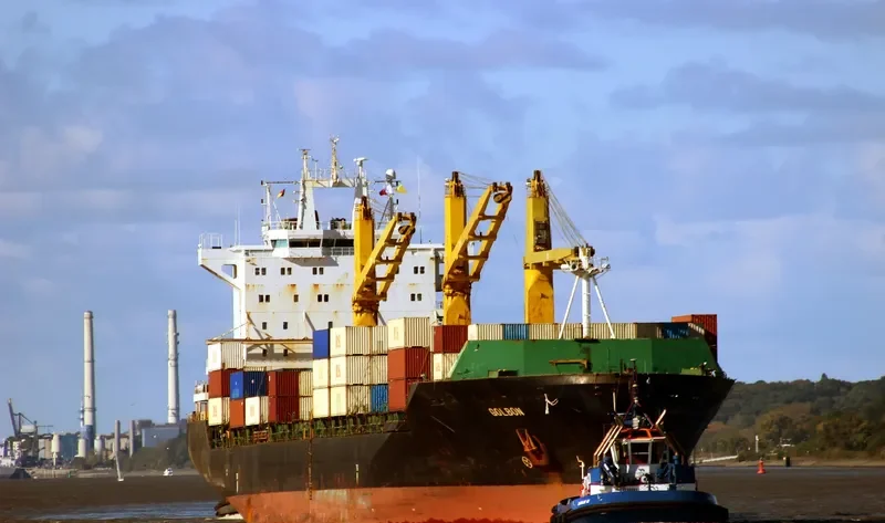 GOLBON Container Ship IMO 9283033 photo 9