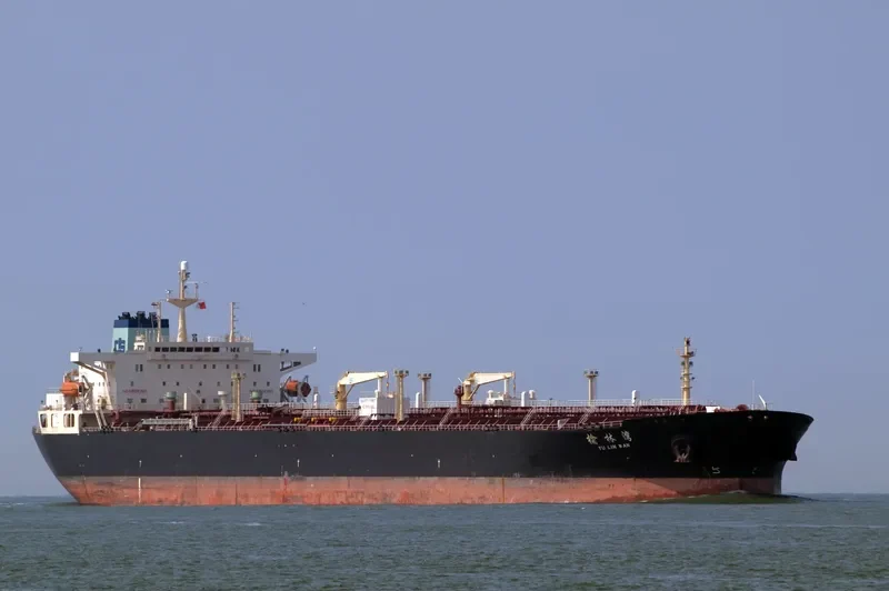 YU LIN WAN Tanker IMO 9283277 photo 4