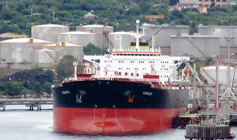 VENICE A Tanker IMO 9283306 photo 7