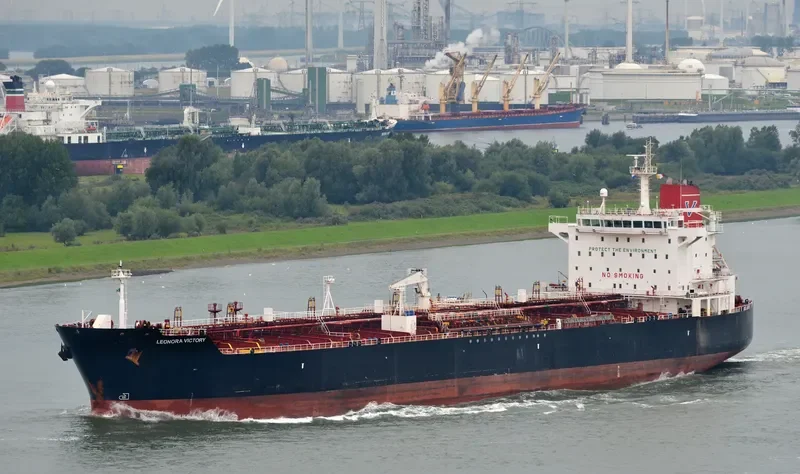 LEONORA VICTORY Tanker IMO 9283784 photo 7