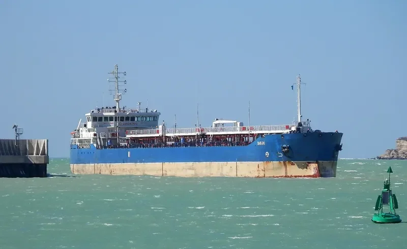 BABEK Tanker IMO 9284130 photo 4