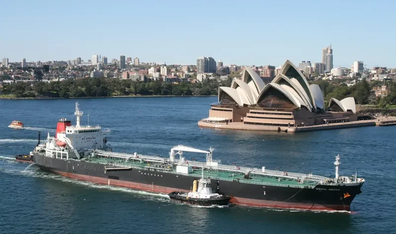 KRITI AMBER Tanker IMO 9284817 photo 9